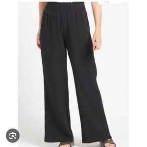 Evereve Black Cecilia Gauze pull on pant size XS